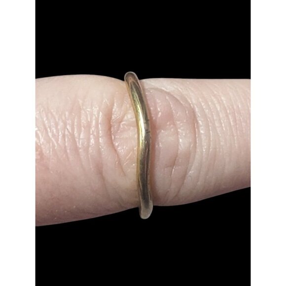 Gold Tone Abstract Wiggle Band Ring Size 7 1/4 - Picture 4 of 11